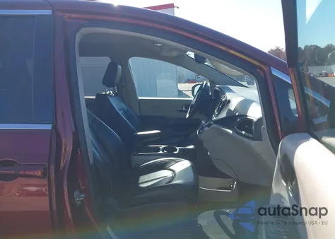 2020 Chrysler Voyager Lxi z USA, uszkodzony, nr VIN 2C4RC1DG0LR264650